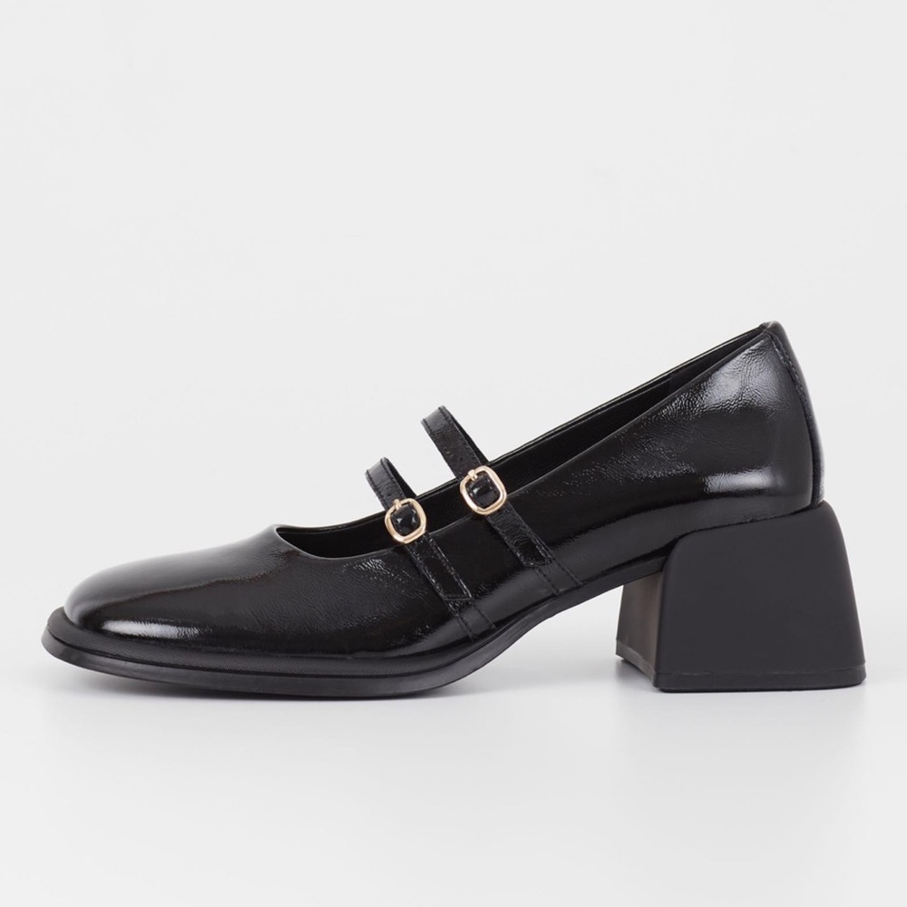 Vagabond Ansie Mary Jane Pumps
Size 7 - Picture 2 of 9